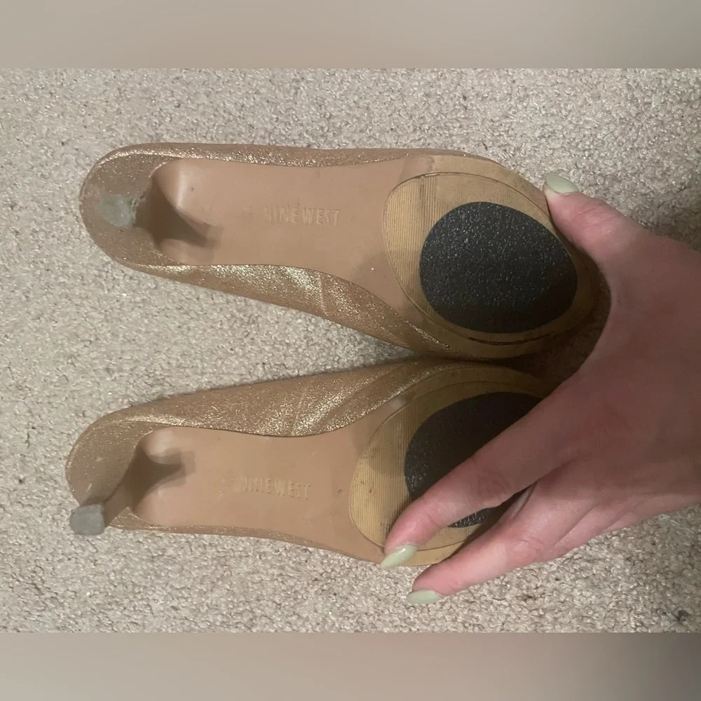 Nine West gold sparkly peep toe heels‎ size 8.5